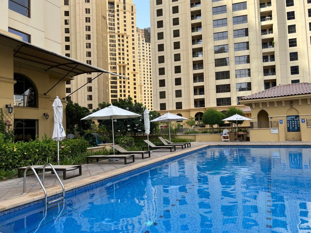 Lunar Hostel - Jbr Dubai Eksteriør billede