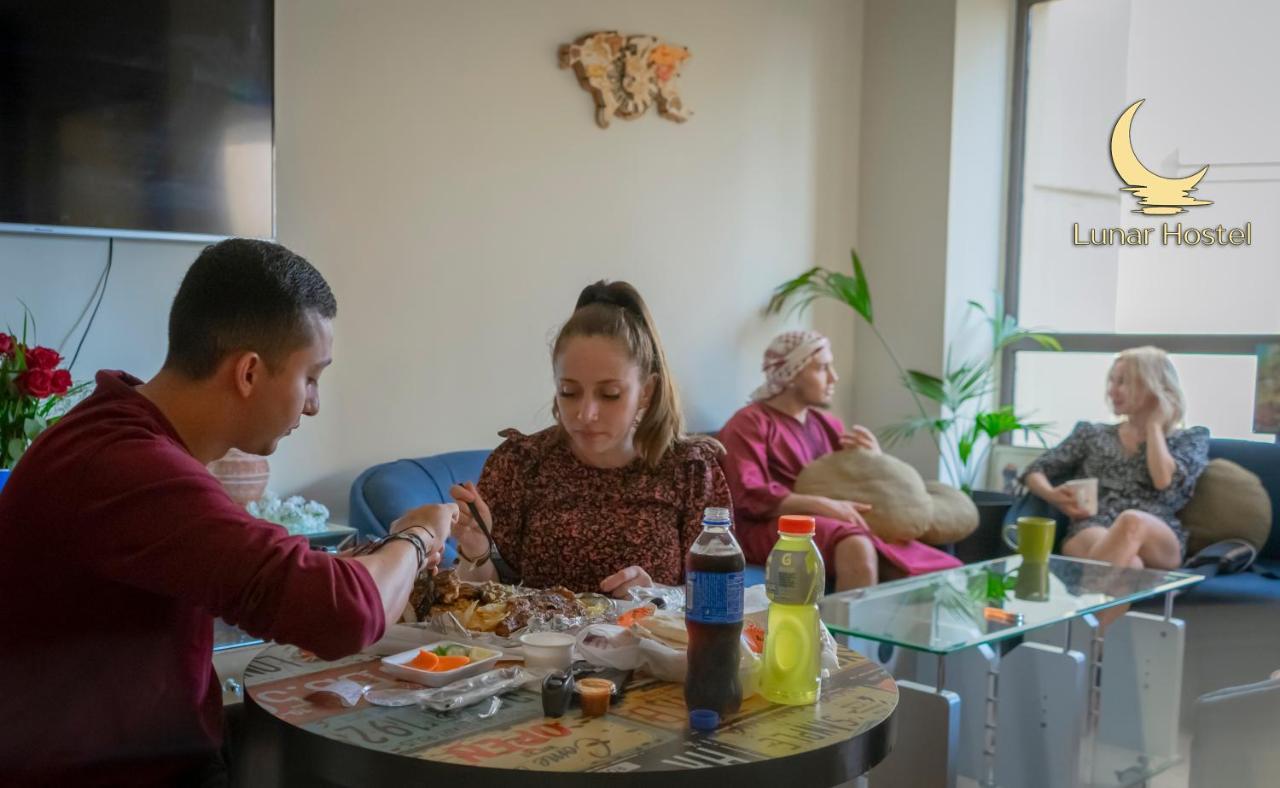 Lunar Hostel - Jbr Dubai Eksteriør billede