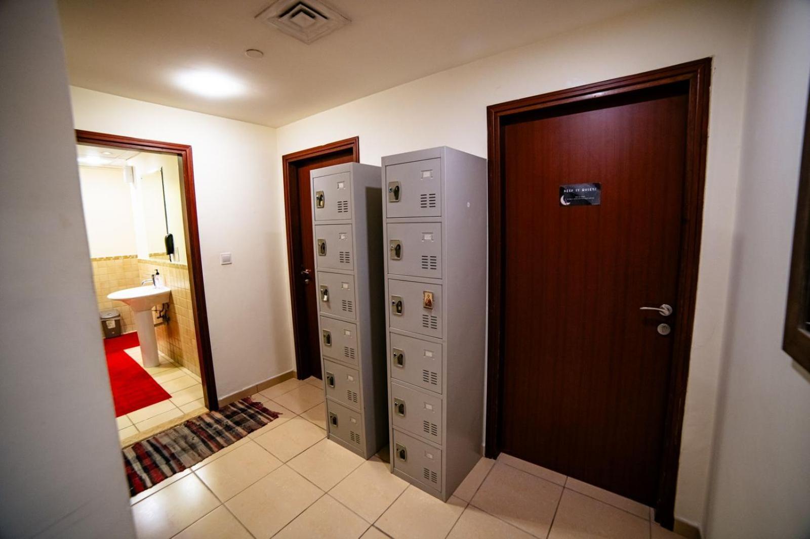 Lunar Hostel - Jbr Dubai Eksteriør billede