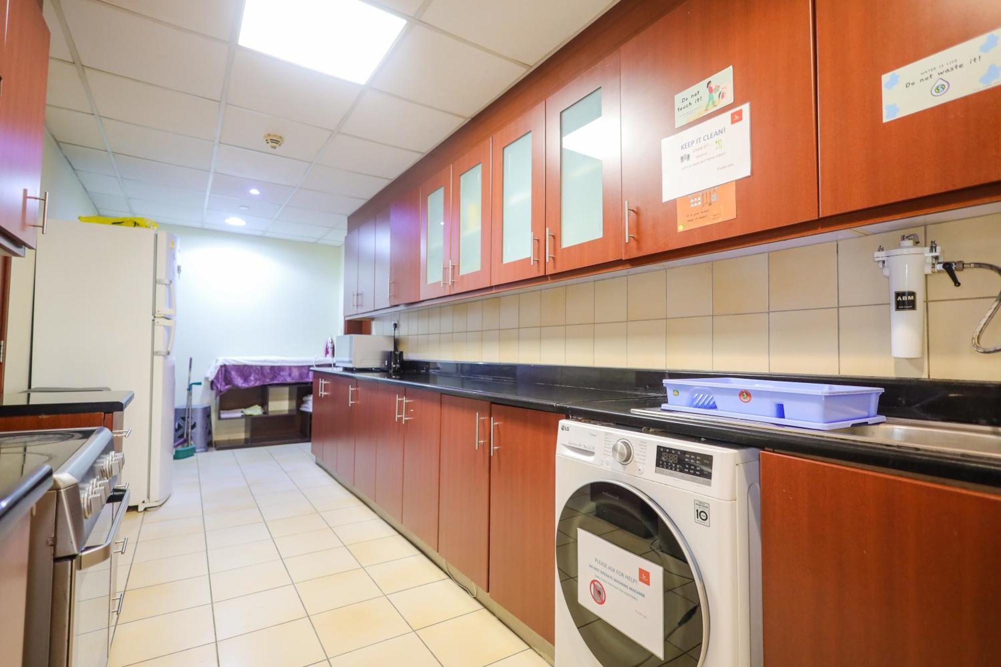 Lunar Hostel - Jbr Dubai Eksteriør billede