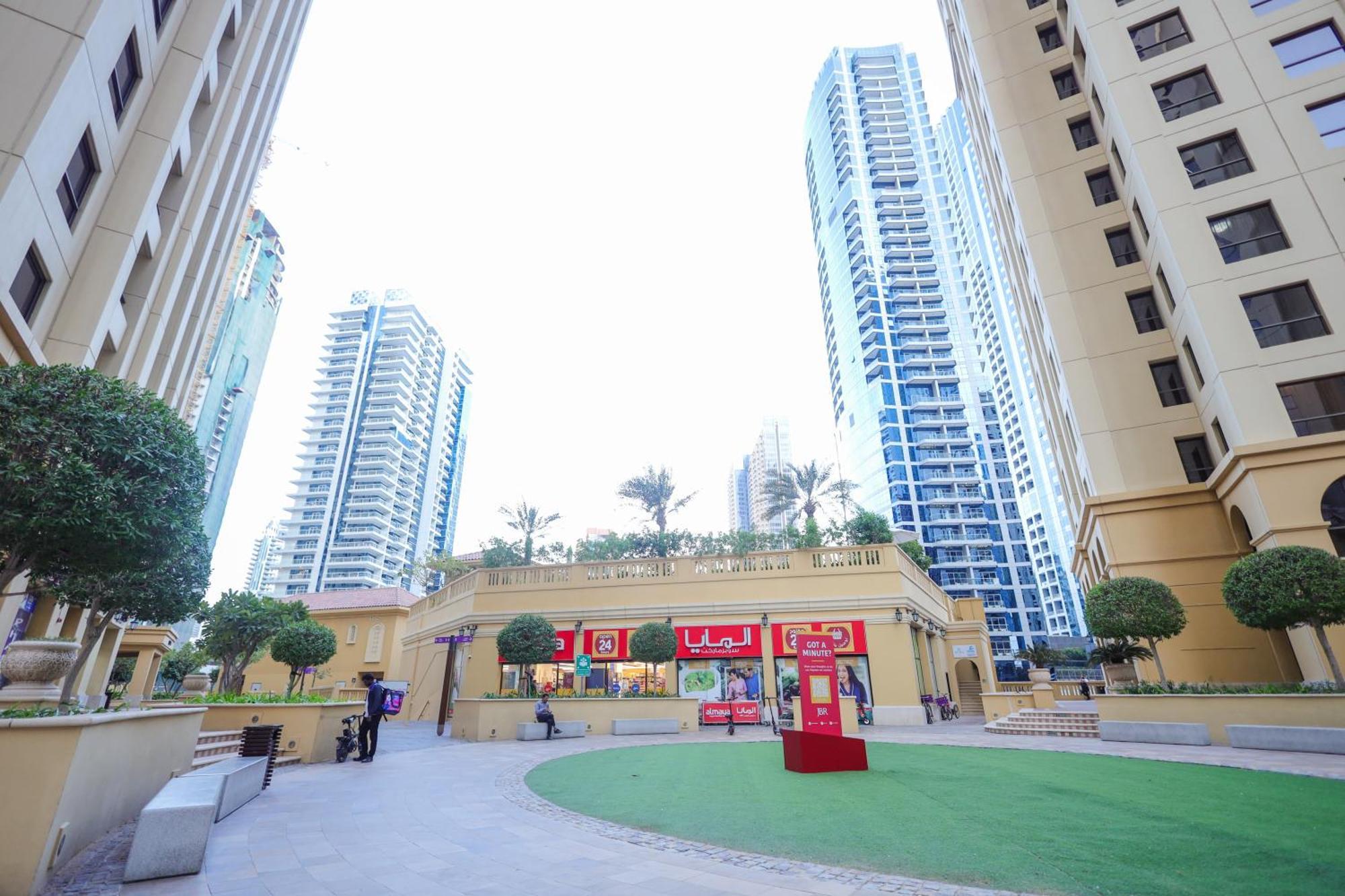 Lunar Hostel - Jbr Dubai Eksteriør billede