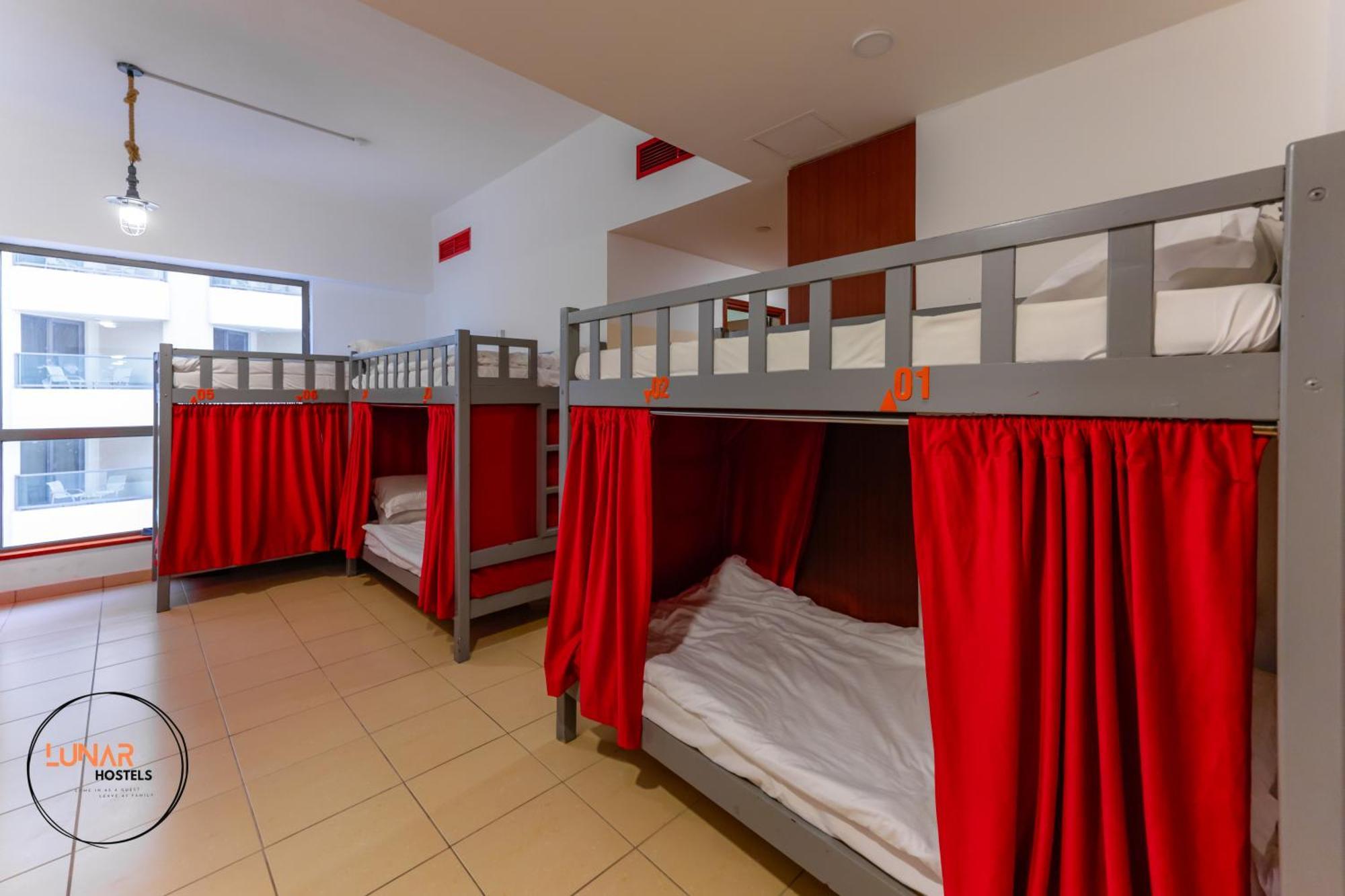 Lunar Hostel - Jbr Dubai Eksteriør billede