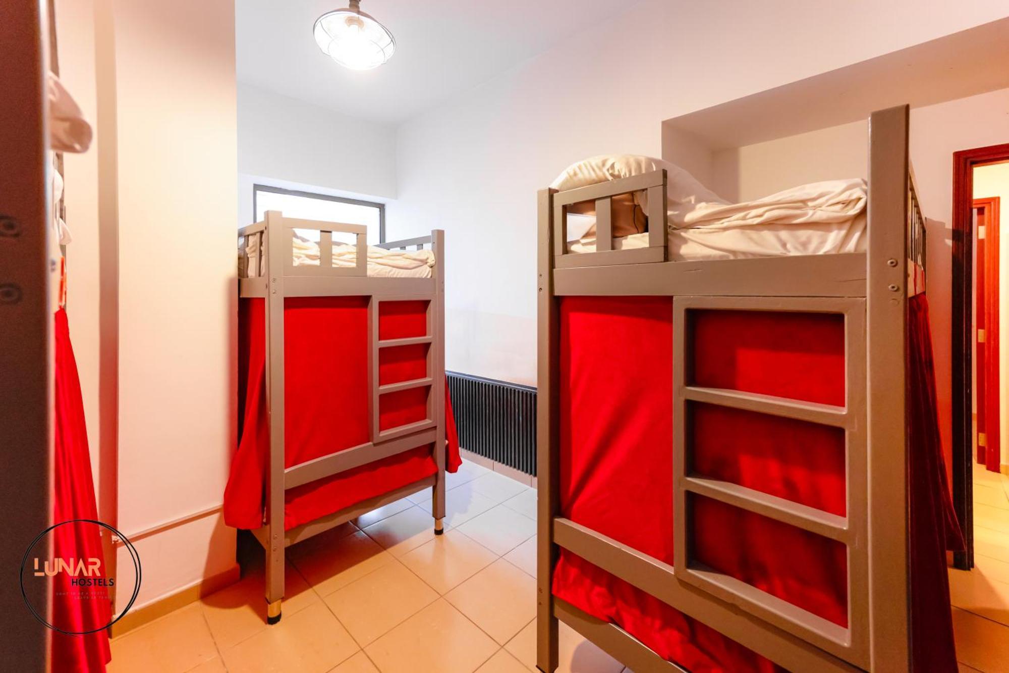 Lunar Hostel - Jbr Dubai Eksteriør billede